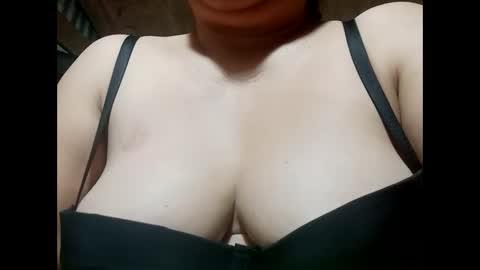 Snapshot of hot_boobs21 chatting on 03.09.25 hot_boobs21 online show from 03.09.25