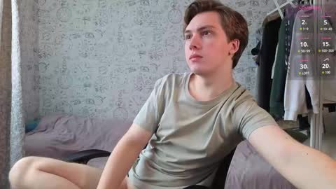 Snapshot of hot_boy_oscar chatting on 10.22.25 Oscar online show from 10.22.25