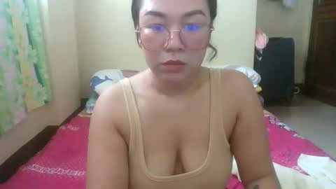 Snapshot of hot_emma1112 chatting on 05.30.26 hot_emma1112 online show from 05.30.26