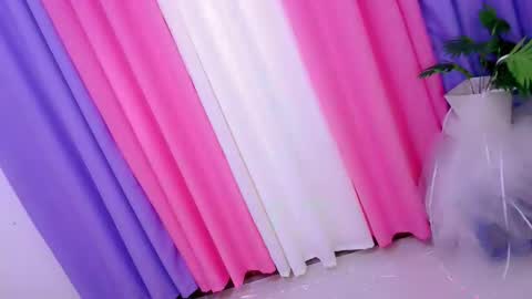 Snapshot of hot_hazelxx chatting on 09.22.25 Hazel online show from 09.22.25