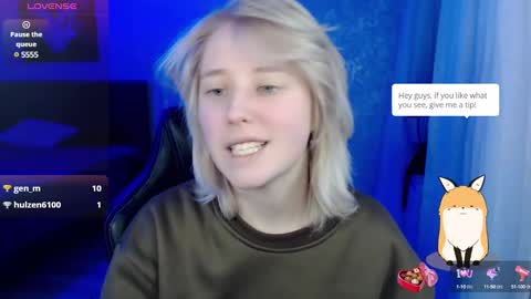 Snapshot of hot_isa7 chatting on 12.13.24 Yunona online show from 12.13.24