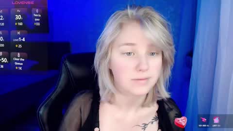 Snapshot of hot_isa7 chatting on 12.15.24 Yunona online show from 12.15.24