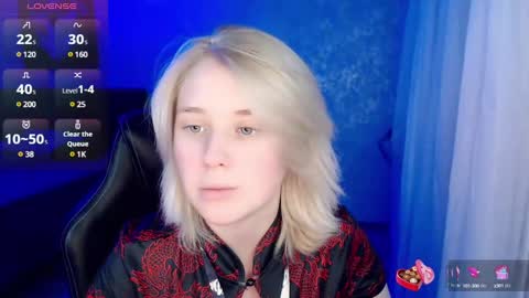 Snapshot of hot_isa7 chatting on 12.23.24 Yunona online show from 12.23.24