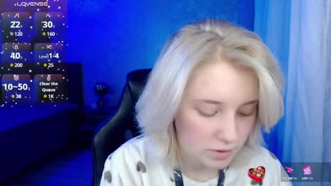 Snapshot of hot_isa7 chatting on 12.25.24 Yunona online show from 12.25.24