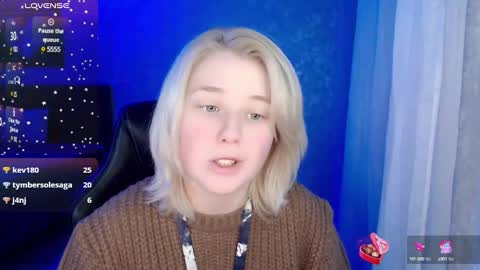 Snapshot of hot_isa7 chatting on 12.28.24 Yunona online show from 12.28.24