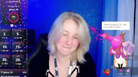 Snapshot of hot_isa7 chatting on 12.29.24 Yunona online show from 12.29.24