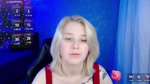 Snapshot of hot_isa7 chatting on 12.30.24 Yunona online show from 12.30.24