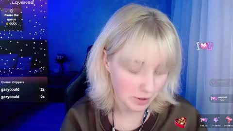 Snapshot of hot_isa7 chatting on 01.02.25 Yunona online show from 01.02.25