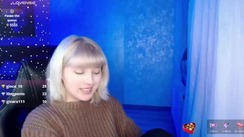 Snapshot of hot_isa7 chatting on 01.05.25 Yunona online show from 01.05.25