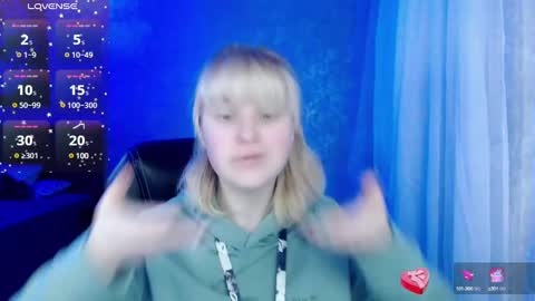 Snapshot of hot_isa7 chatting on 01.06.25 Yunona online show from 01.06.25