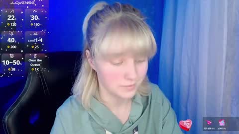 Snapshot of hot_isa7 chatting on 01.07.25 Yunona online show from 01.07.25