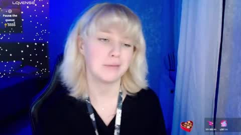 Snapshot of hot_isa7 chatting on 01.10.25 Yunona online show from 01.10.25