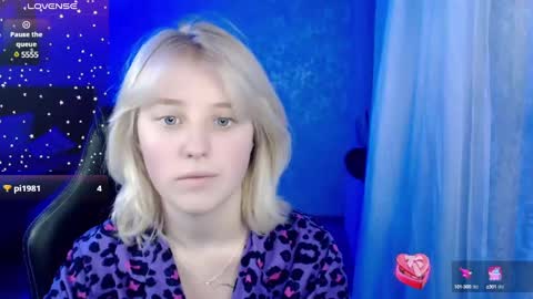 Snapshot of hot_isa7 chatting on 01.15.25 Yunona online show from 01.15.25