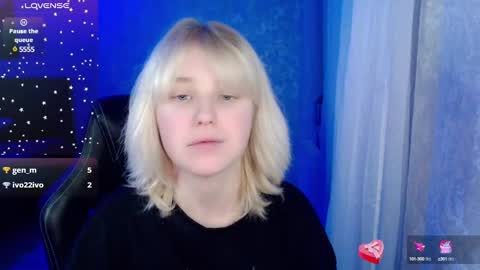 Snapshot of hot_isa7 chatting on 01.20.25 Yunona online show from 01.20.25