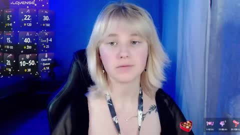 Snapshot of hot_isa7 chatting on 01.21.25 Yunona online show from 01.21.25