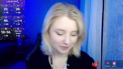 Snapshot of hot_isa7 chatting on 01.22.25 Yunona online show from 01.22.25