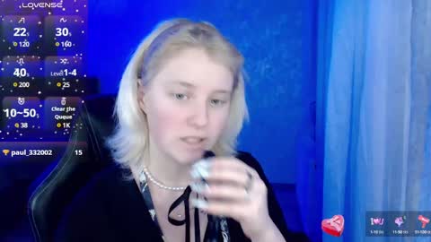 Snapshot of hot_isa7 chatting on 01.28.25 Yunona online show from 01.28.25