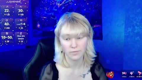 Snapshot of hot_isa7 chatting on 02.02.25 Yunona online show from 02.02.25