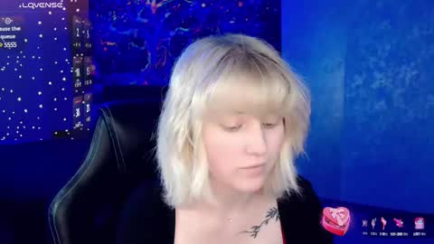 Snapshot of hot_isa7 chatting on 02.04.25 Yunona online show from 02.04.25