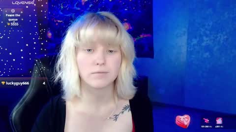 Snapshot of hot_isa7 chatting on 02.05.25 Yunona online show from 02.05.25