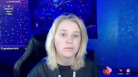 Snapshot of hot_isa7 chatting on 02.08.25 Yunona online show from 02.08.25