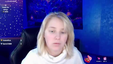 Snapshot of hot_isa7 chatting on 02.12.25 Yunona online show from 02.12.25