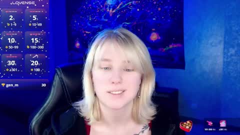 Snapshot of hot_isa7 chatting on 02.14.25 Yunona online show from 02.14.25