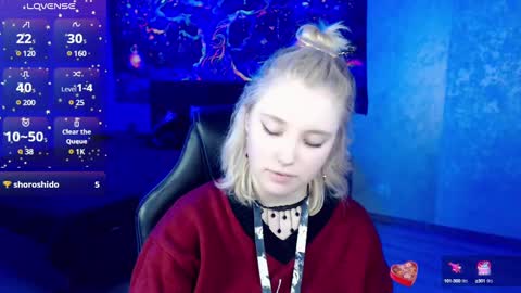 Snapshot of hot_isa7 chatting on 02.14.25 Yunona online show from 02.14.25