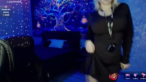 Snapshot of hot_isa7 chatting on 02.19.25 Yunona online show from 02.19.25