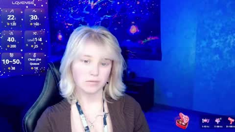 Snapshot of hot_isa7 chatting on 02.22.25 Yunona online show from 02.22.25