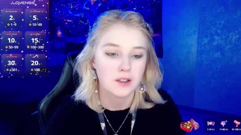 Snapshot of hot_isa7 chatting on 02.24.25 Yunona online show from 02.24.25