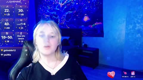 Snapshot of hot_isa7 chatting on 02.26.25 Yunona online show from 02.26.25