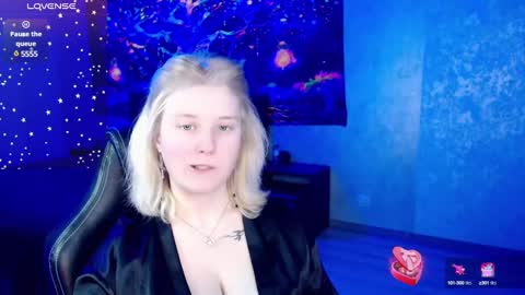 Snapshot of hot_isa7 chatting on 03.02.25 Yunona online show from 03.02.25