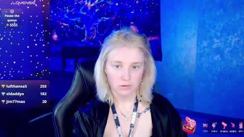 Snapshot of hot_isa7 chatting on 03.03.25 Yunona online show from 03.03.25