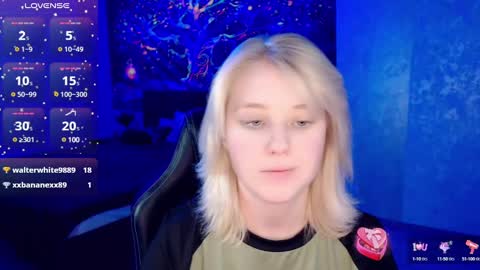 Snapshot of hot_isa7 chatting on 03.08.25 Yunona online show from 03.08.25