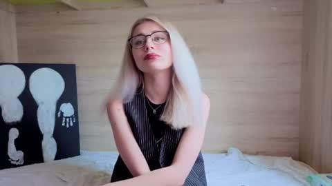 hot_kittie_hot online show from 06.12.26