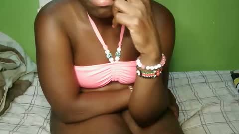 hot_latifah online show from 12.16.25