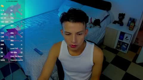 Snapshot of hot_latin_temptation chatting on 05.28.26 Alejandro online show from 05.28.26