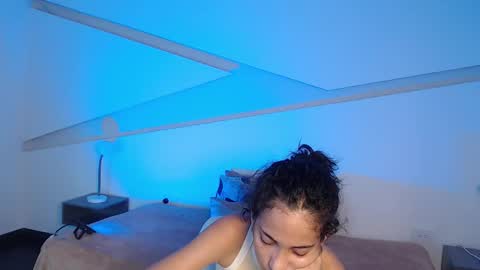 Alana online show from 12.21.25