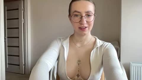 Lina online show from 12.21.24