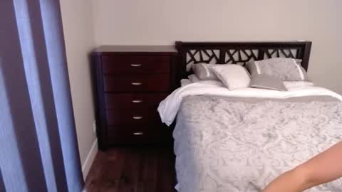 Rose Redwood online show from 02.15.26