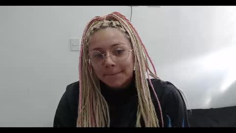 Mia online show from 01.06.25