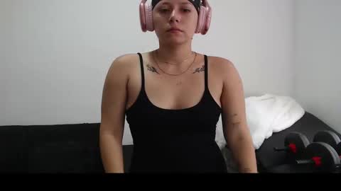 Mia online show from 03.05.25