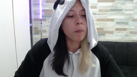 Mia online show from 09.24.25