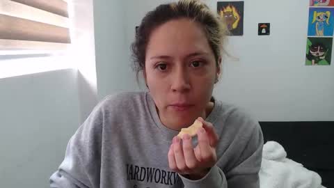 Mia online show from 10.12.25