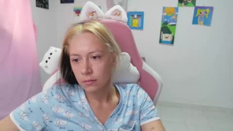 Mia online show from 02.12.26