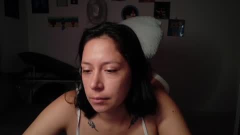 Snapshot of hot_mommymia chatting on 06.16.26 Mia online show from 06.16.26