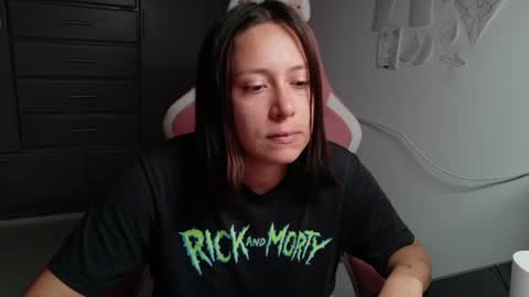 Snapshot of hot_mommymia chatting on 07.23.26 Mia online show from 07.23.26