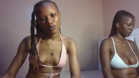 Snapshot of hot_petite100 chatting on 10.07.25 hot petite100 online show from 10.07.25