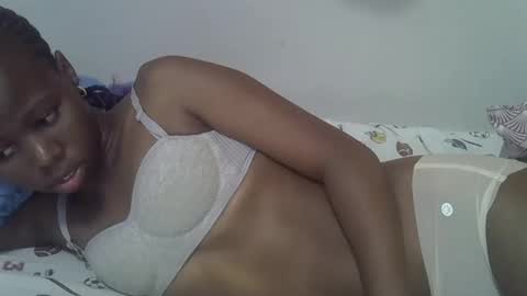 Snapshot of hot_petra2 chatting on 05.07.26 Daddys doll online show from 05.07.26